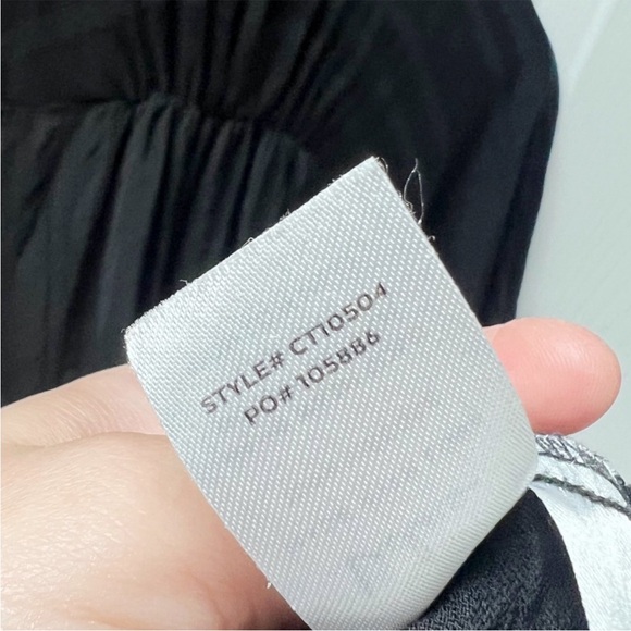 Lulus Button Front Sleeveless Collared Lightweight Top in Black - Picture 7 of 7